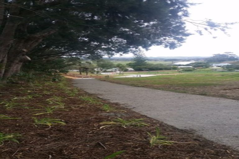 Photo of property in 2 St Julia Court, Helensville, 0800