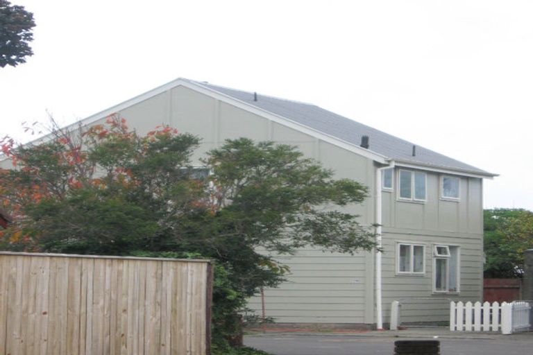 Photo of property in 76 Randwick Crescent, Moera, Lower Hutt, 5010