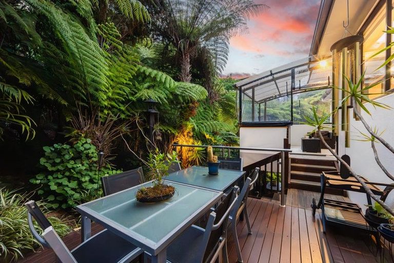 Photo of property in 36 Woodridge Avenue, Northcross, Auckland, 0630