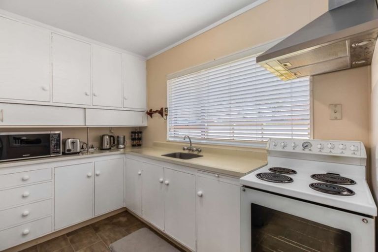 Photo of property in 2/461 Great South Road, Opaheke, Papakura, 2113