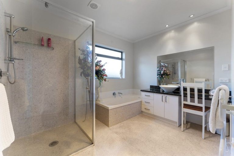 Photo of property in 29c Baring Terrace, Strandon, New Plymouth, 4312