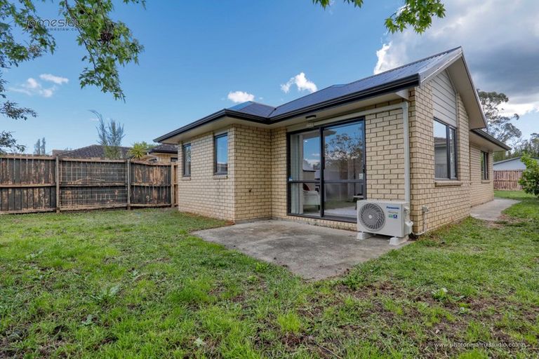 Photo of property in 2 Hamblyn Place, Ranui, Auckland, 0612