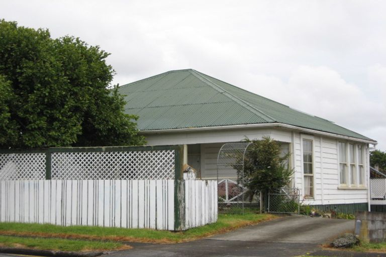 Photo of property in 6 Dublin Street, Pukekohe, 2120