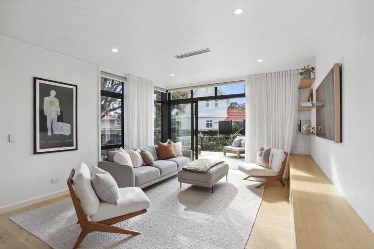 Photo of property in 45b Hudson Bay Road, Hobsonville, Auckland, 0616