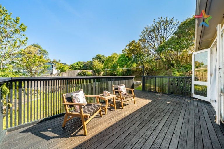 Photo of property in 3 Montgomery Avenue, Karori, Wellington, 6012