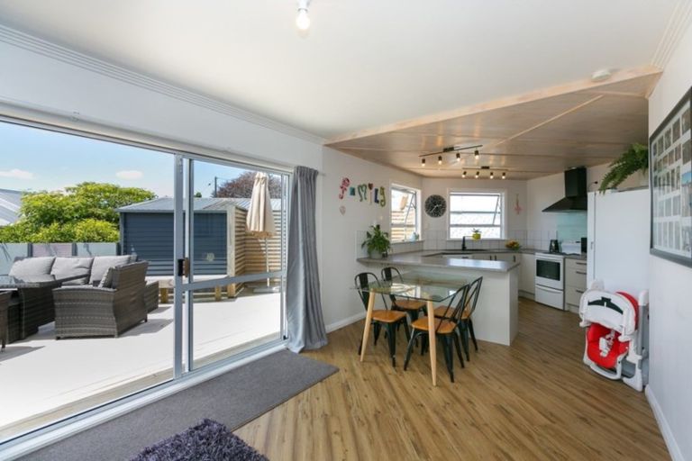 Photo of property in 26 Wallath Road, Westown, New Plymouth, 4310
