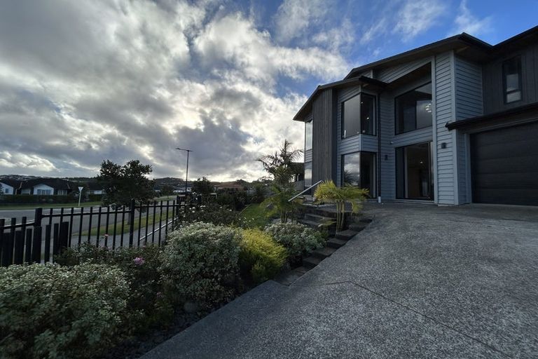 Photo of property in 4 Flavell Drive, Orewa, 0931