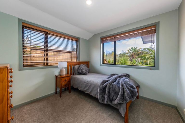Photo of property in 54 Roy Maloney Drive, Henderson, Auckland, 0612