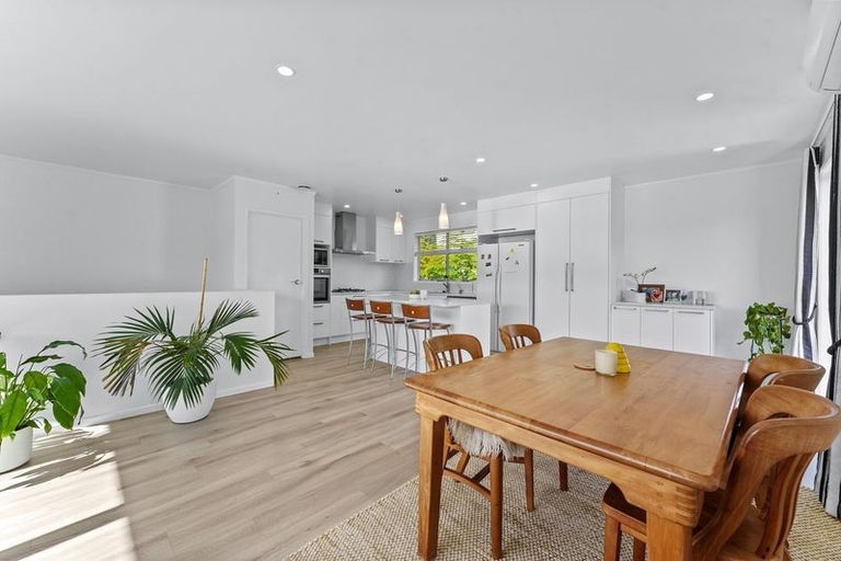 Photo of property in 662 Beach Road, Browns Bay, Auckland, 0630