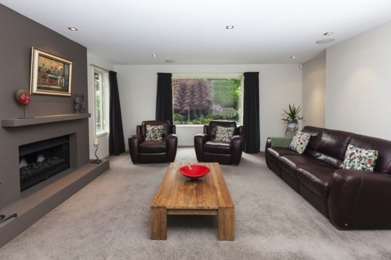 Photo of property in 42a Gleneagles Terrace, Ilam, Christchurch, 8053