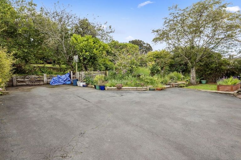 Photo of property in 52 Waldron Crescent, Green Island, Dunedin, 9018