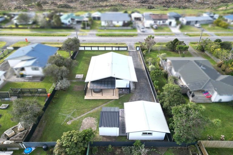 Photo of property in 8 Cousins Avenue East, Foxton Beach, Foxton, 4815