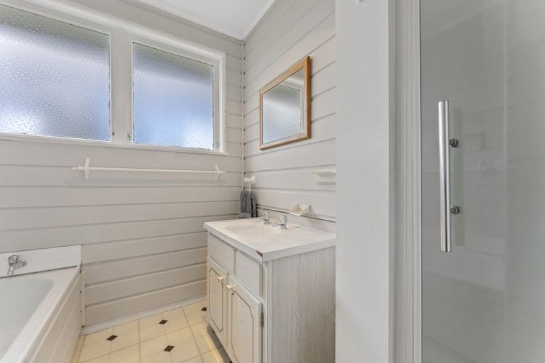 Photo of property in 12 Pinedale Parade, Milson, Palmerston North, 4414