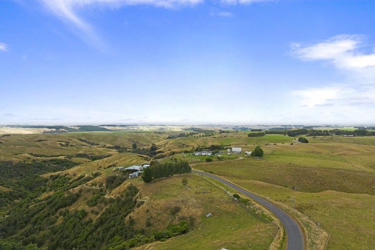 Photo of property in 594 Waituna Tapuae Road, Waituna West, Feilding, 4779