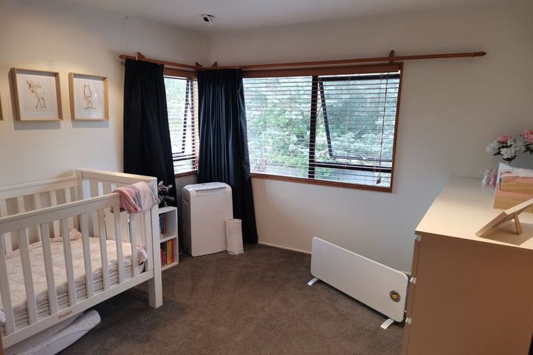 Photo of property in 1/29 Radiata Lane, Chatswood, Auckland, 0626