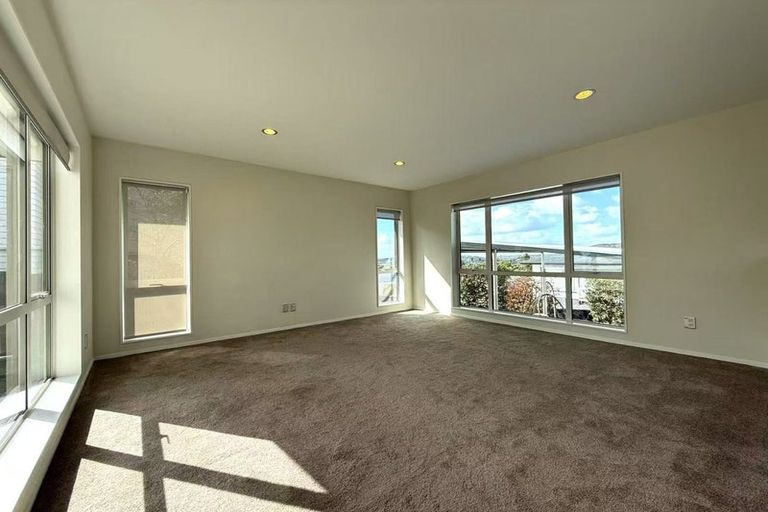 Photo of property in 240 Sturges Road, Henderson, Auckland, 0612