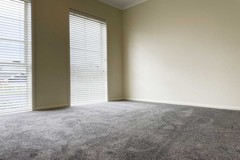 Photo of property in 19 San Bernadino Drive, Henderson, Auckland, 0612