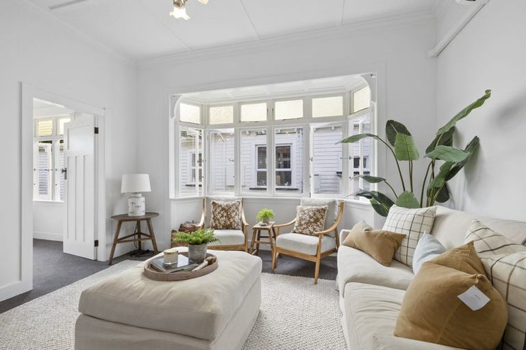 Photo of property in 72 Barrett Street, Westown, New Plymouth, 4310