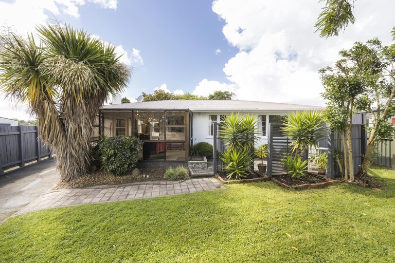 Photo of property in 9 Busby Place, Awapuni, Palmerston North, 4412