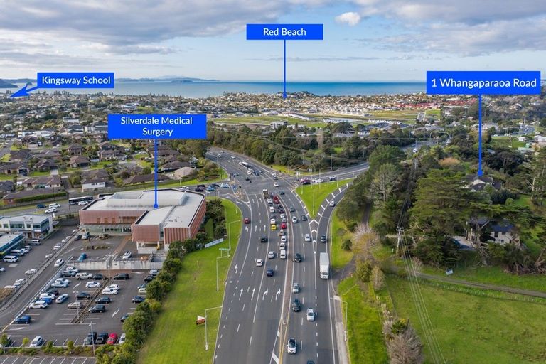 Photo of property in 1 Whangaparaoa Road, Red Beach, 0932
