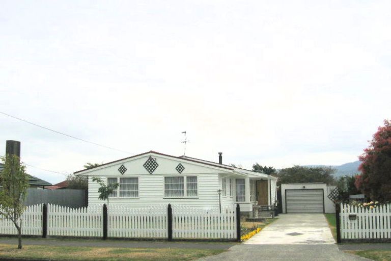 Photo of property in 20 Fraser Crescent, Elderslea, Upper Hutt, 5018