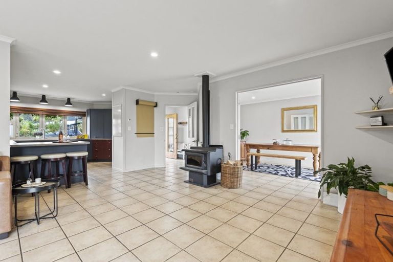 Photo of property in 76 Polson Hill Drive, Aokautere, Palmerston North, 4471