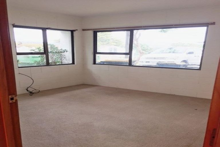 Photo of property in 287 Titirangi Road, Titirangi, Auckland, 0604