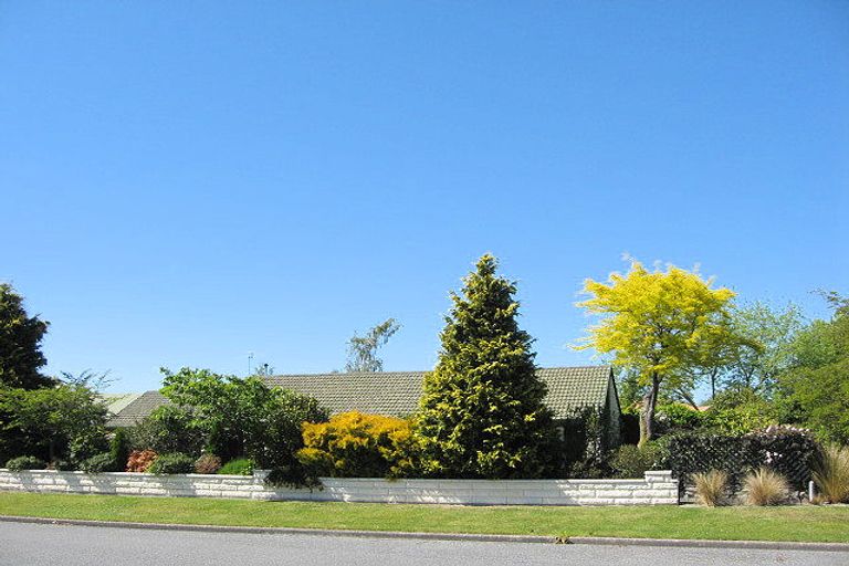 Photo of property in 14 Janelle Place, Rangiora, 7400
