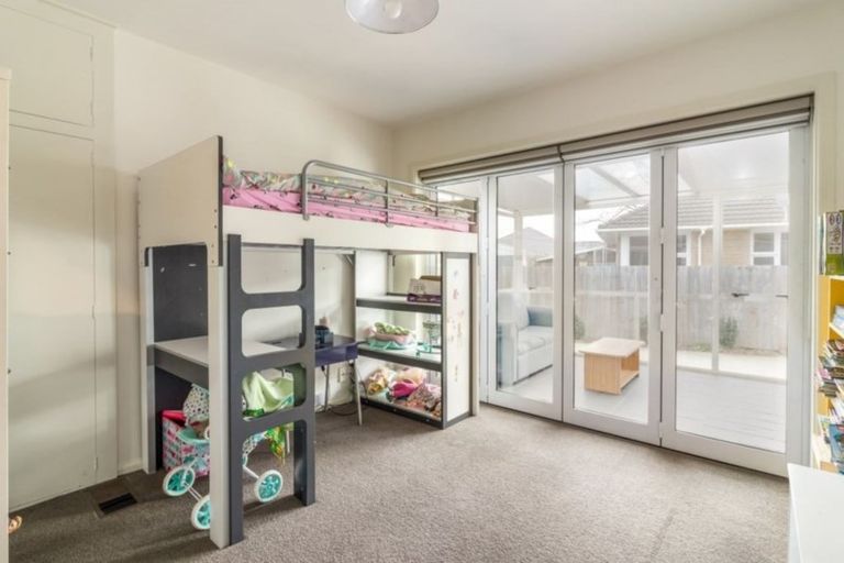 Photo of property in 8 Bellina Place, Broomfield, Christchurch, 8042