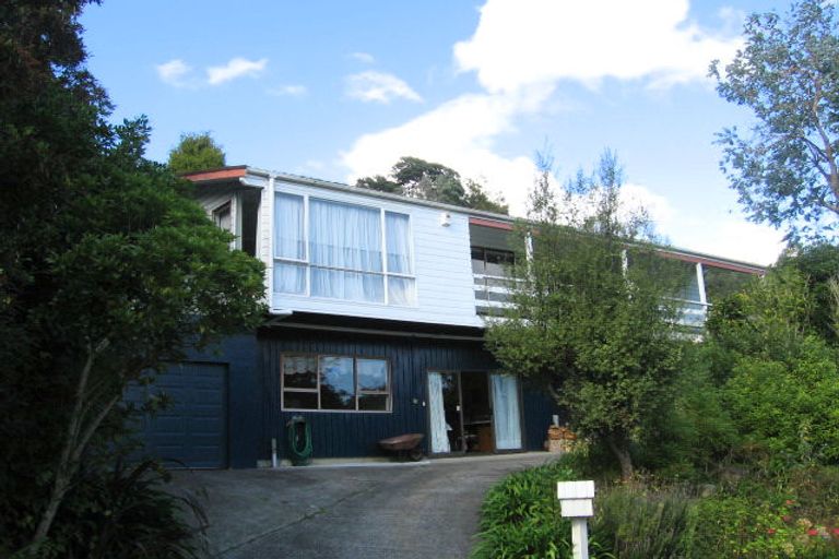 Photo of property in 75 Chatsworth Road, Silverstream, Upper Hutt, 5019