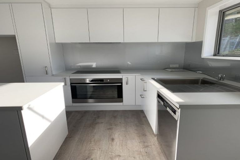 Photo of property in 137a Newlands Road, Newlands, Wellington, 6037