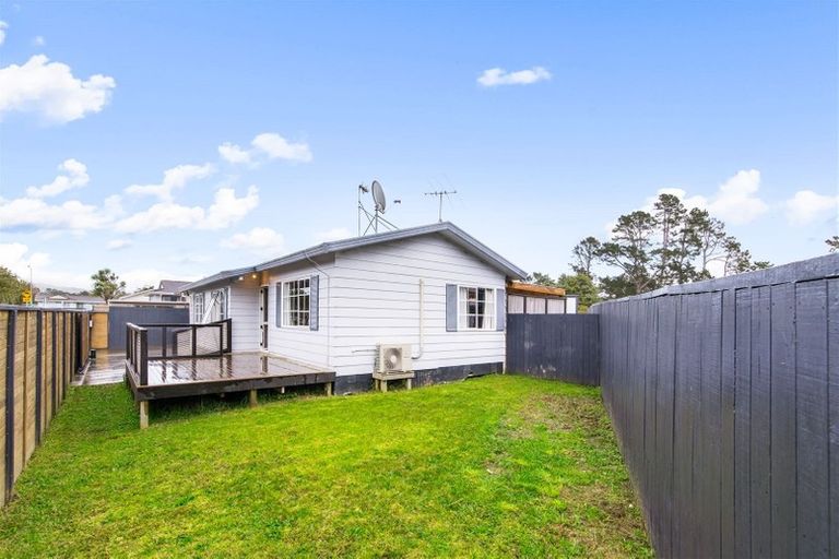 Photo of property in 1/25 Karepo Crescent, Ranui, Auckland, 0612