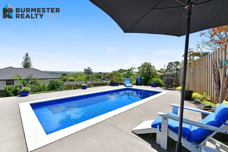 Photo of property in 10 St Julia Court, Helensville, 0800