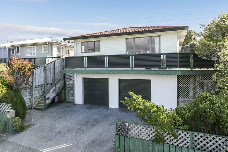 Photo of property in 1 Tuki Street, Titahi Bay, Porirua, 5022