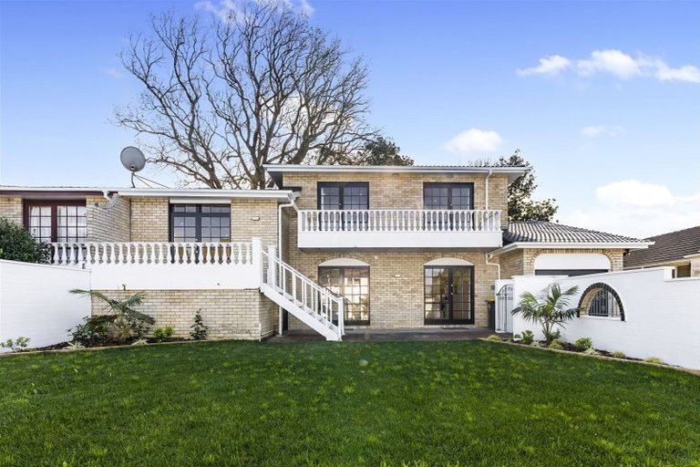 Photo of property in 1/25 James Evans Drive, Northcote, Auckland, 0627