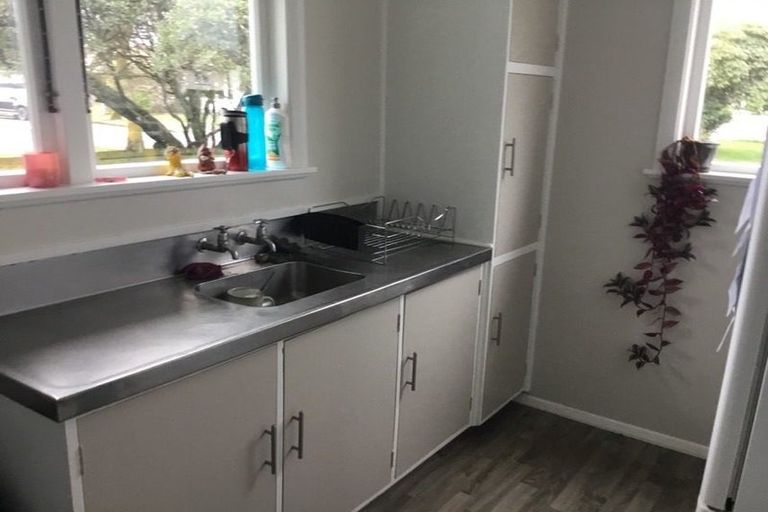 Photo of property in 10 Hinemoa Street, Levin, 5510