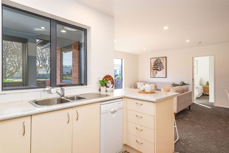 Photo of property in 112 Riverlaw Terrace, Saint Martins, Christchurch, 8022