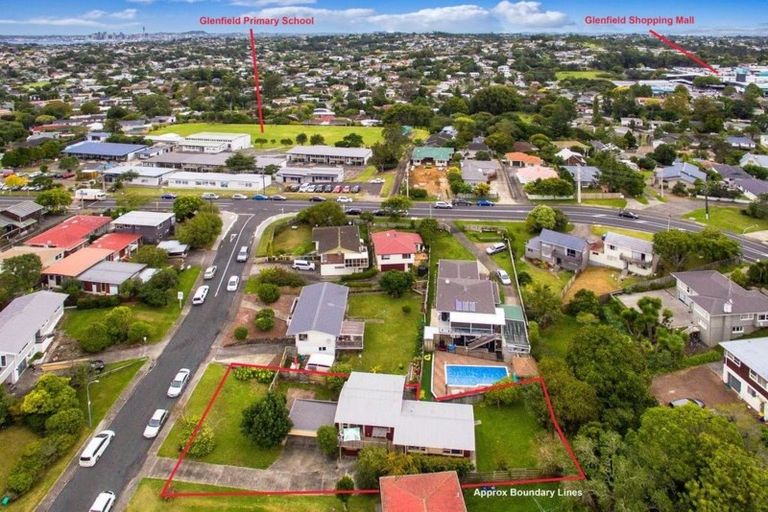 Photo of property in 3 Hamilton Place, Glenfield, Auckland, 0629