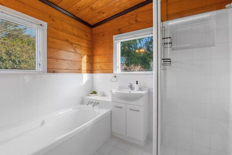 Photo of property in 1 Highfield Place, Lynmore, Rotorua, 3010