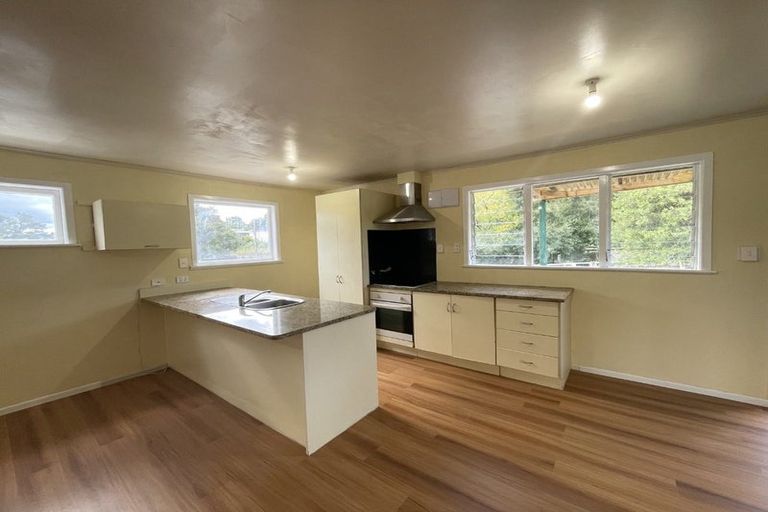 Photo of property in 36 Sherrybrooke Place, Sunnyvale, Auckland, 0612