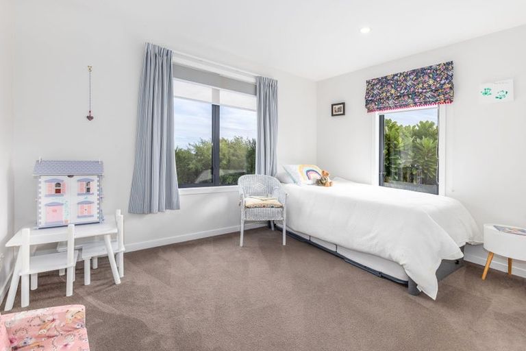 Photo of property in 9 Tauhou Place, Waikanae, 5036