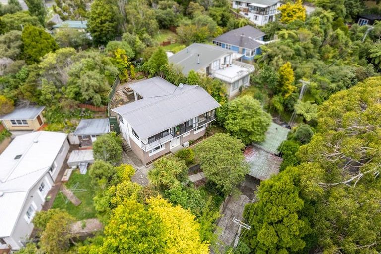 Photo of property in 5 Winchester Avenue, Pinehaven, Upper Hutt, 5019