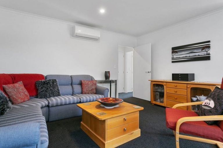 Photo of property in 27 Plescher Crescent, Leamington, Cambridge, 3432