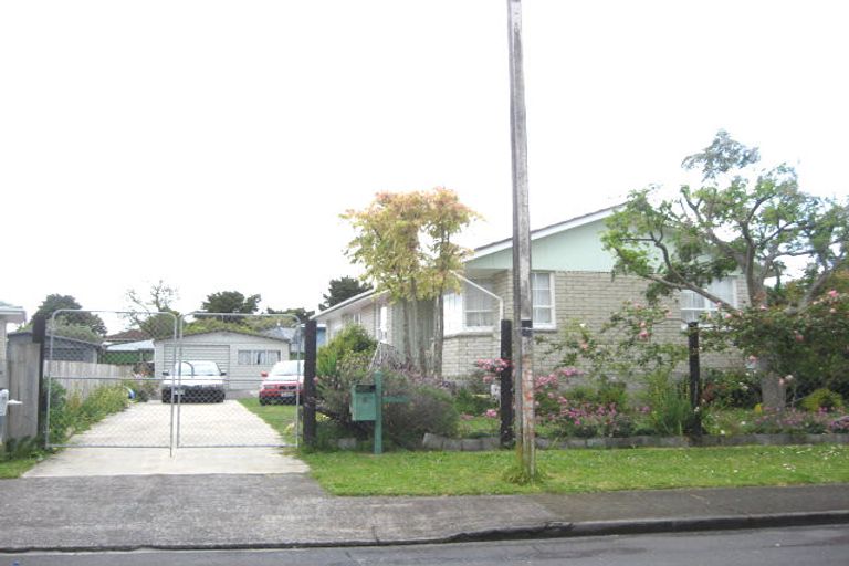 Photo of property in 6 Joanne Place, Rosehill, Papakura, 2113