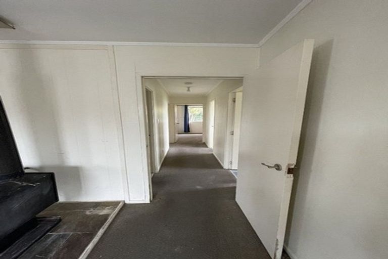 Photo of property in 28 Hinton Place, Weymouth, Auckland, 2103