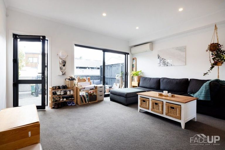 Photo of property in 10 Alexander Willis Crescent, Hobsonville, Auckland, 0616