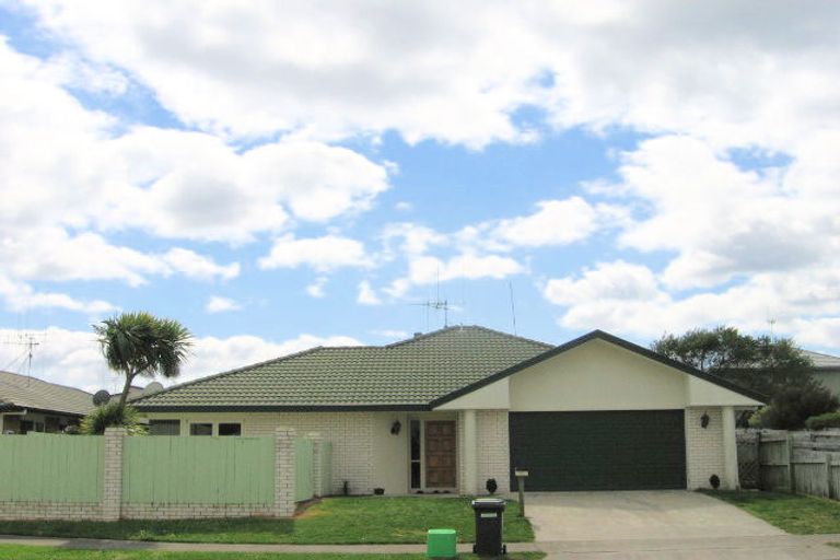 Photo of property in 28 Dalton Drive, Papamoa Beach, Papamoa, 3118