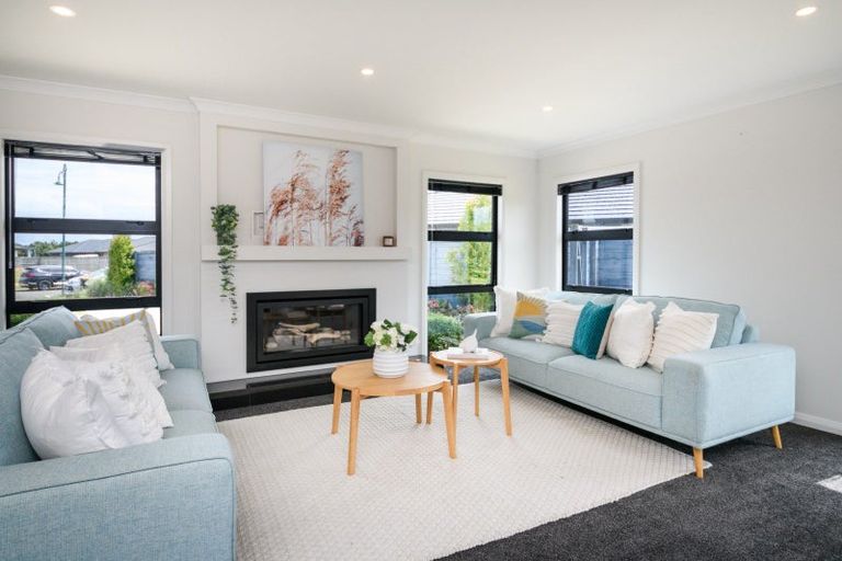 Photo of property in 32 Dogwood Way, Milson, Palmerston North, 4414