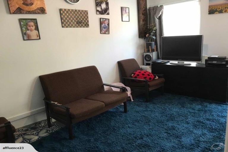 Photo of property in 1/542 Swanson Road, Ranui, Auckland, 0612