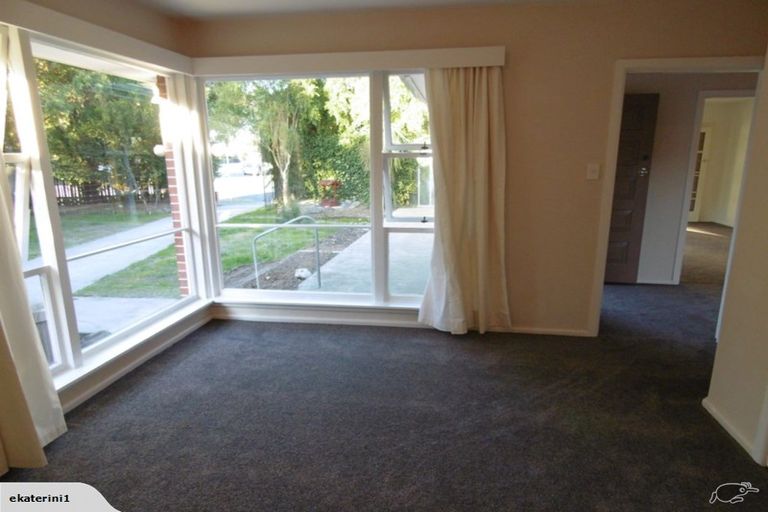 Photo of property in 1 Ambleside Drive, Burnside, Christchurch, 8053